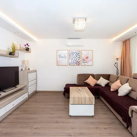 Iva Brstilo Apartament *