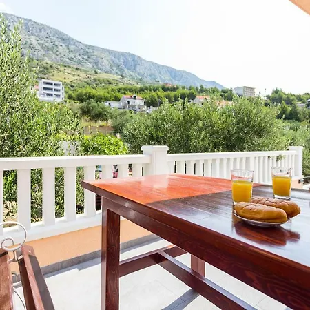 Iva Brstilo Apartament Omiš