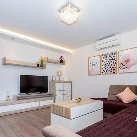 Apartamento Iva Brstilo *