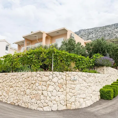 Iva Brstilo * Omiš