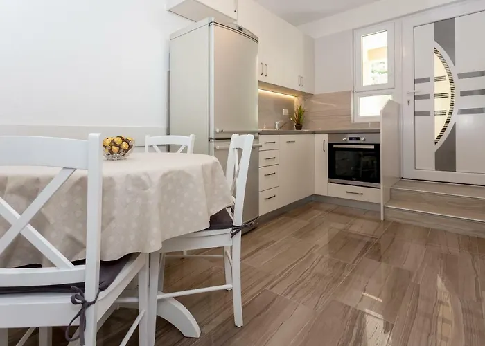 Apartamento Iva Brstilo